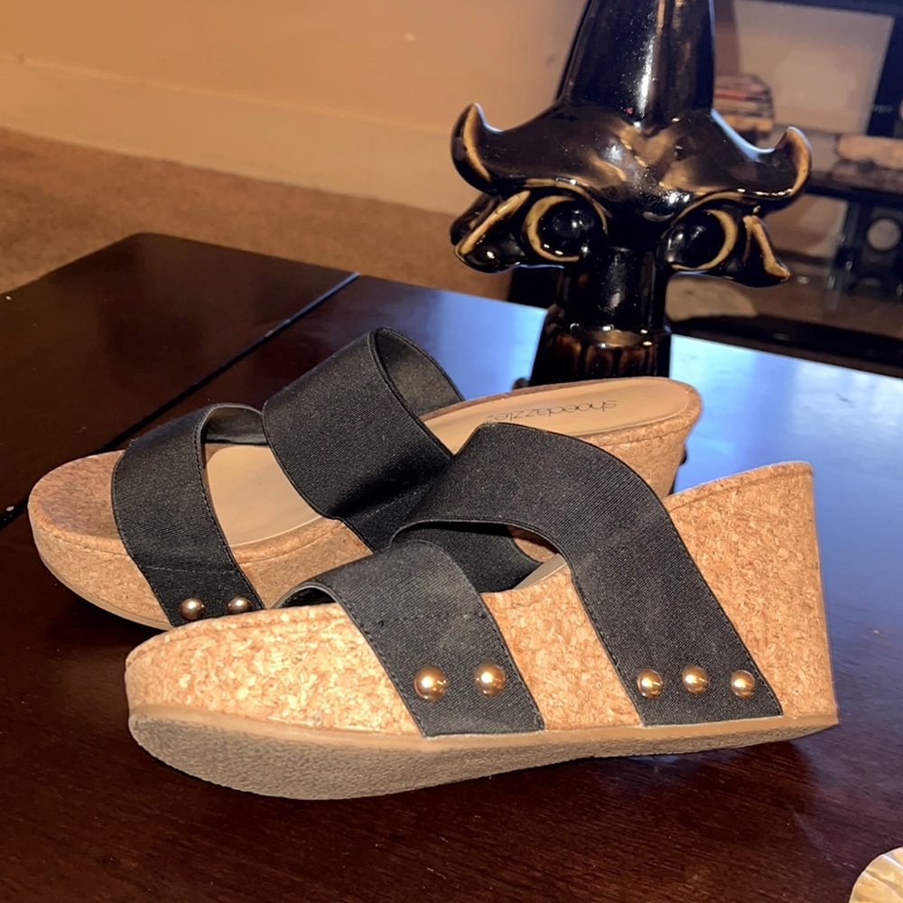 Shoe dazzle! Affordable shoes. Best quality.